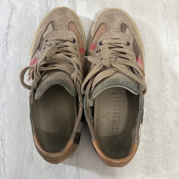 BURBERRY SNEAKERS USED - Picture 3 of 5